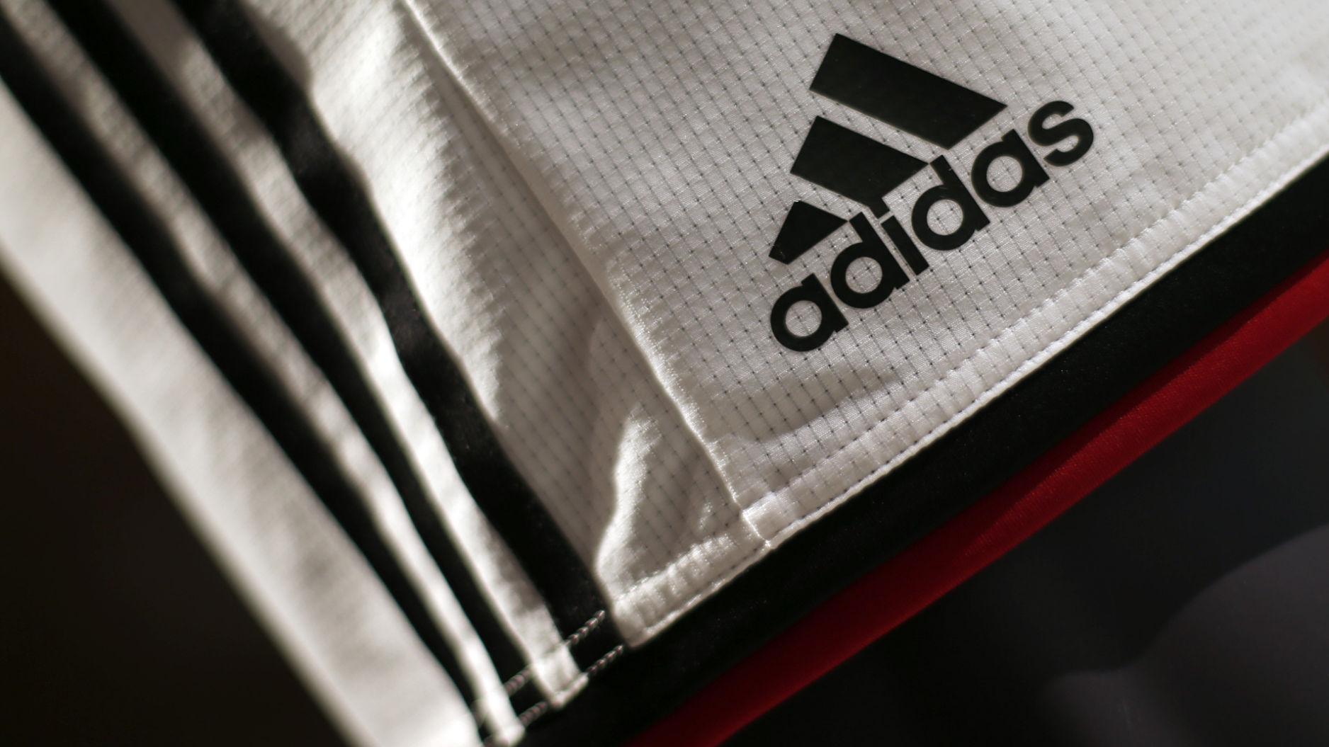 Ex-Adidas consultant testifies that he paid Deandre Ayton's family